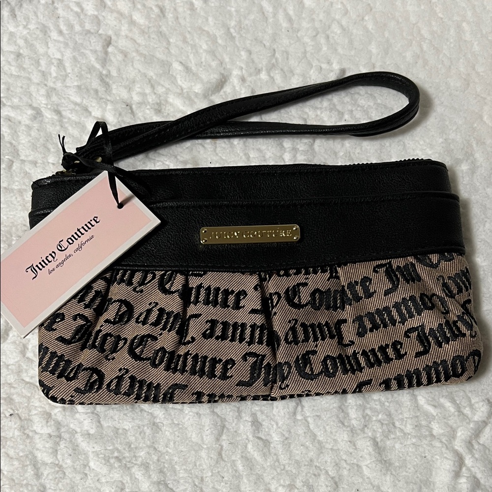 NWT Juicy Couture Black and Cream Logo Wristlet